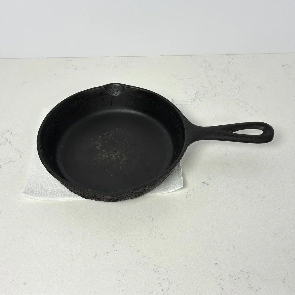 Unbranded vintage cast